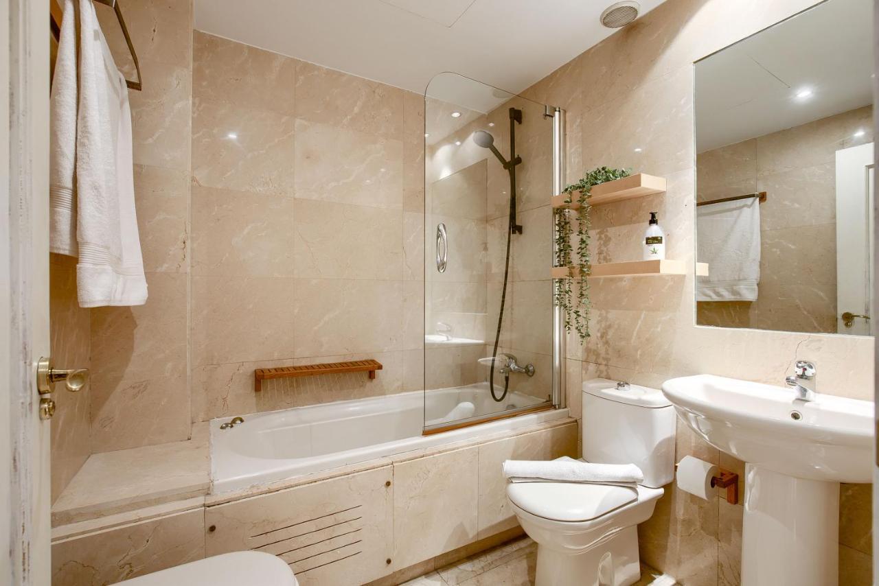 מדריד Apartamento En Chamberi Con Piscina - Lovely Apartment In The City Center With Swimming Pool מראה חיצוני תמונה
