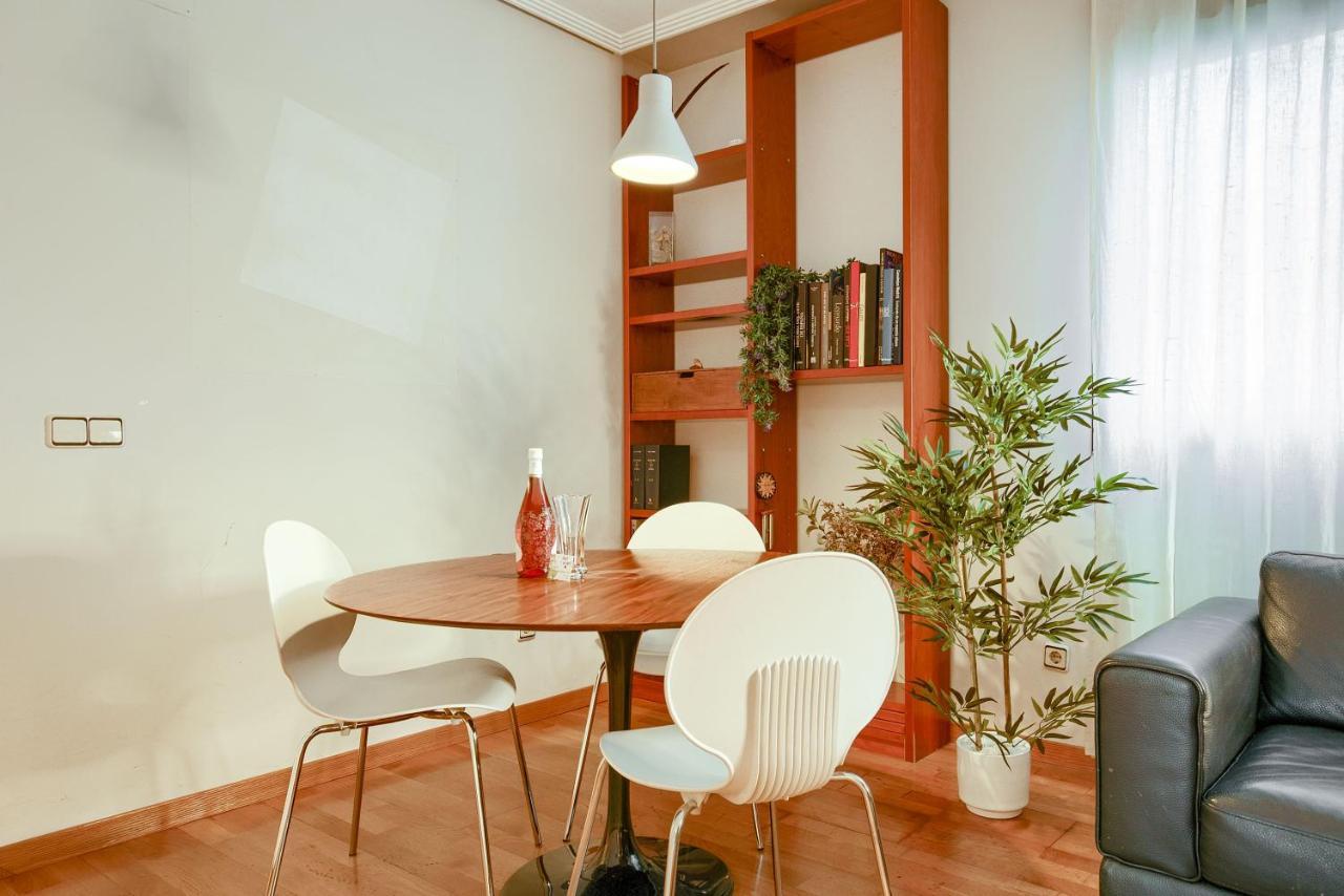 מדריד Apartamento En Chamberi Con Piscina - Lovely Apartment In The City Center With Swimming Pool מראה חיצוני תמונה