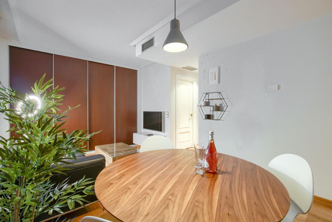 מדריד Apartamento En Chamberi Con Piscina - Lovely Apartment In The City Center With Swimming Pool מראה חיצוני תמונה